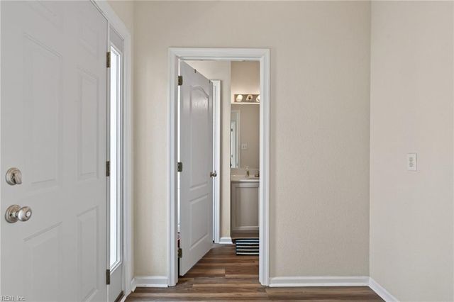 2004 Acentala QUAY, Chesapeake, VA 23321