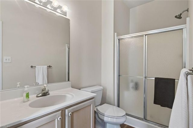 2004 Acentala QUAY, Chesapeake, VA 23321