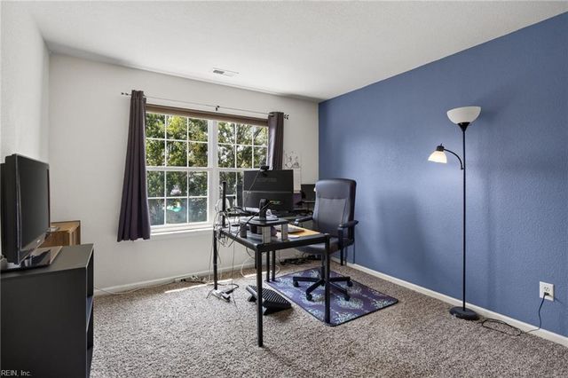 2004 Acentala QUAY, Chesapeake, VA 23321