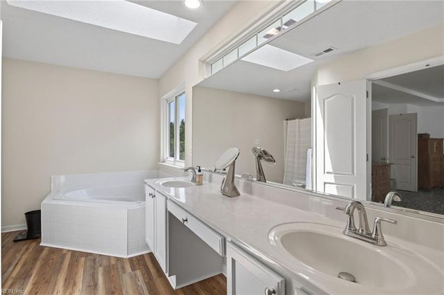 2004 Acentala QUAY, Chesapeake, VA 23321