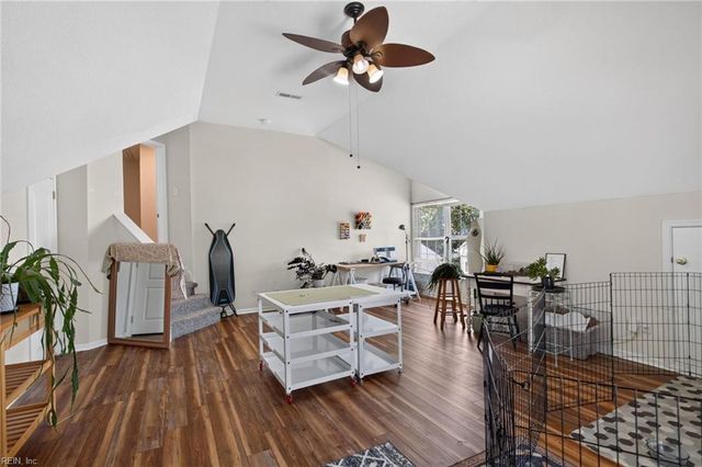 2004 Acentala QUAY, Chesapeake, VA 23321