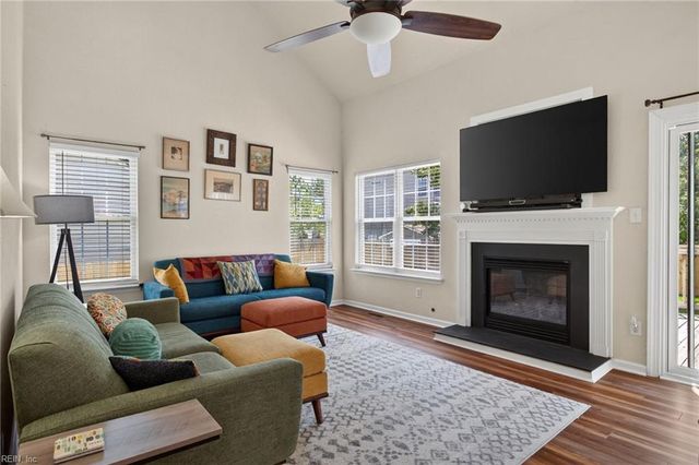 2004 Acentala QUAY, Chesapeake, VA 23321