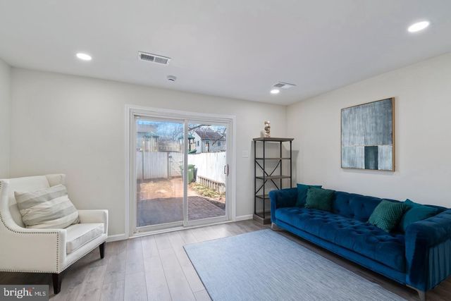 7616 SOMERSET LN, Manassas, VA 20111
