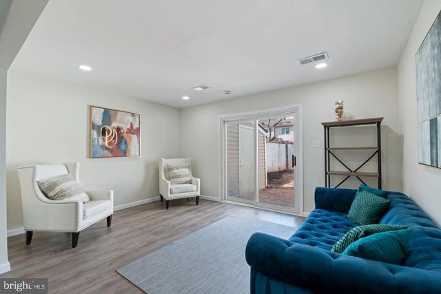 7616 SOMERSET LN, Manassas, VA 20111