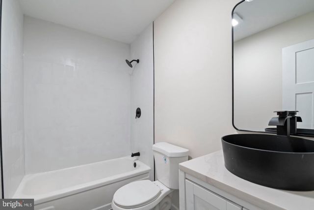 7616 SOMERSET LN, Manassas, VA 20111