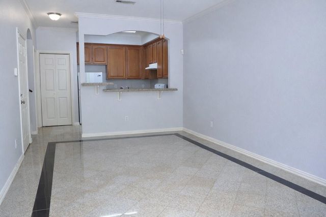 9400 Bellaire Boulevard 205, Houston, TX 77036