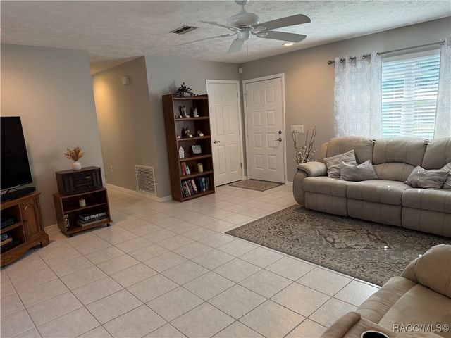 2065 W Deer Trail Lane, Lecanto, FL 34461