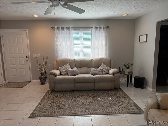 2065 W Deer Trail Lane, Lecanto, FL 34461