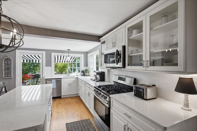 34 Monument Avenue, Bennington, VT 05201