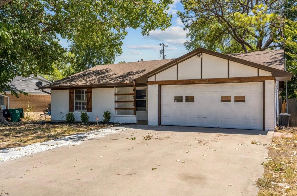 3322 Meadowlark Lane, Denton, TX 76209