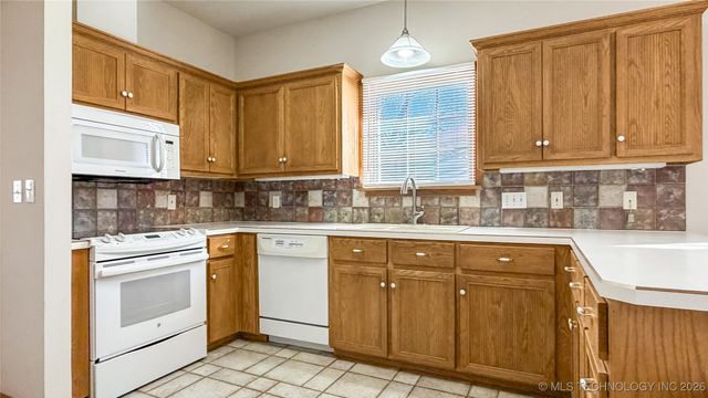 402 Chattanooga, Ardmore, OK 73401