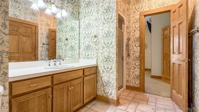 402 Chattanooga, Ardmore, OK 73401