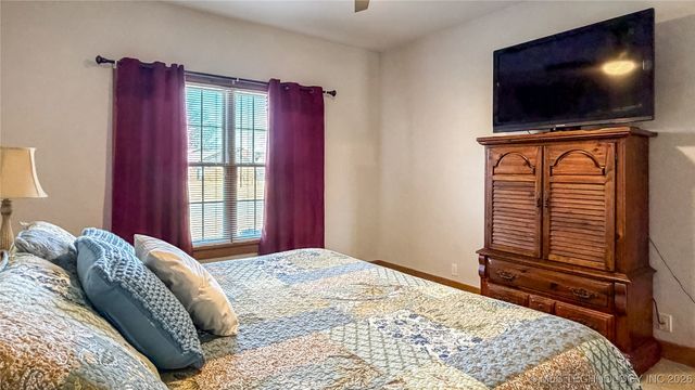 402 Chattanooga, Ardmore, OK 73401