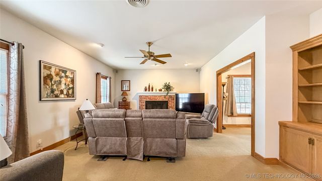 402 Chattanooga, Ardmore, OK 73401