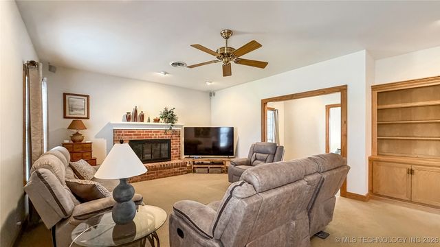 402 Chattanooga, Ardmore, OK 73401