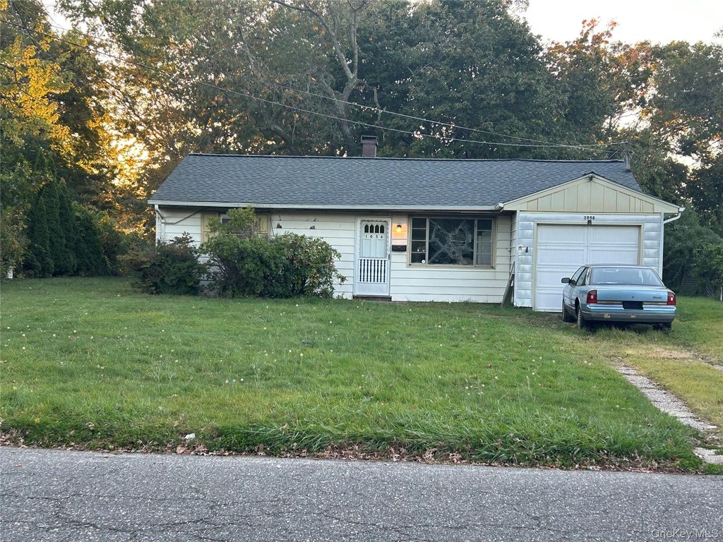 1056 Bay Shore Avenue, Bay Shore, NY 11706 — exterior
