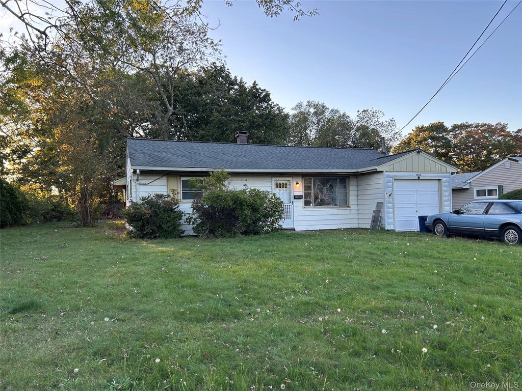 1056 Bay Shore Avenue, Bay Shore, NY 11706 — photo 4
