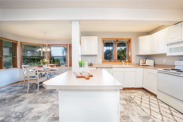 15713 138th Avenue E, Puyallup, WA 98374