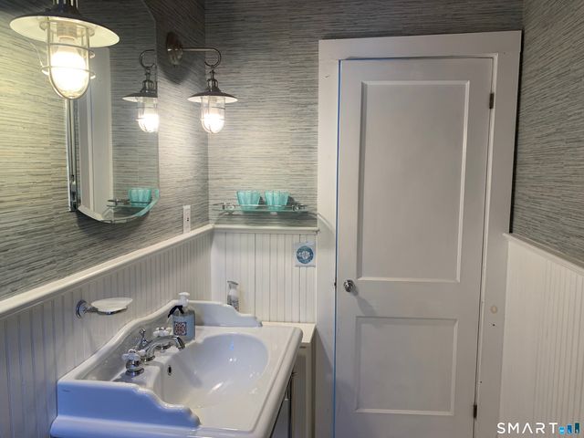 8 Osprey Lane, Stonington, CT 06355