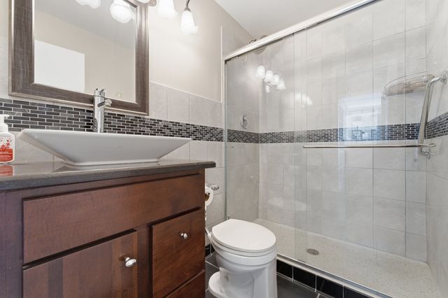 3550 N Lake Shore Drive 902, Chicago, IL 60657