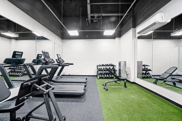 3550 N Lake Shore Drive 902, Chicago, IL 60657
