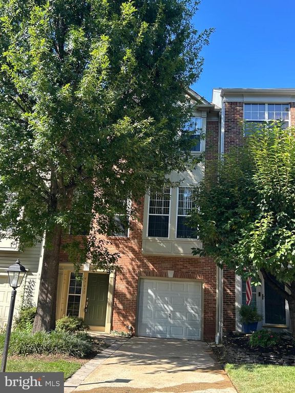 47630 SANDBANK SQ, Sterling, VA 20165