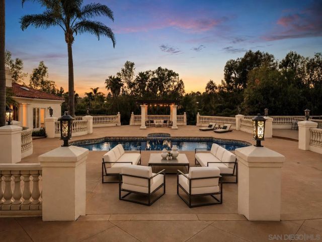 6998 Rancho La Cima Dr, Rancho Santa Fe, CA 92067