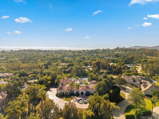 6998 Rancho La Cima Dr, Rancho Santa Fe, CA 92067