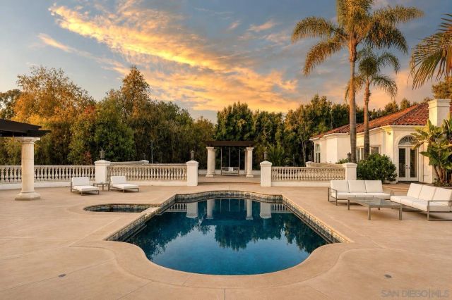 6998 Rancho La Cima Dr, Rancho Santa Fe, CA 92067