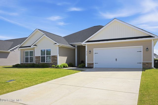 2745 Luna Lane, Winterville, NC 28590