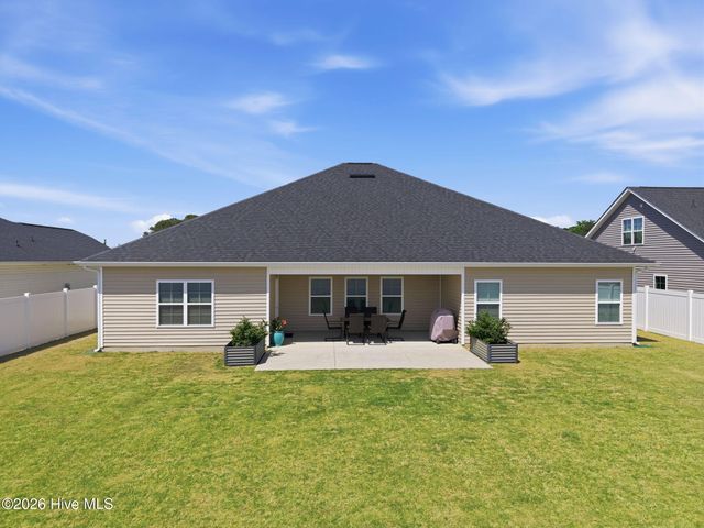 2745 Luna Lane, Winterville, NC 28590