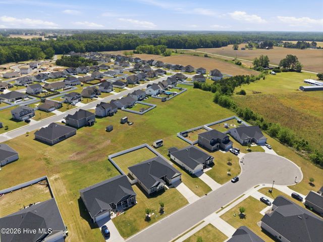 2745 Luna Lane, Winterville, NC 28590