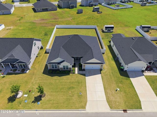 2745 Luna Lane, Winterville, NC 28590