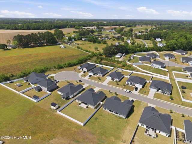 2745 Luna Lane, Winterville, NC 28590