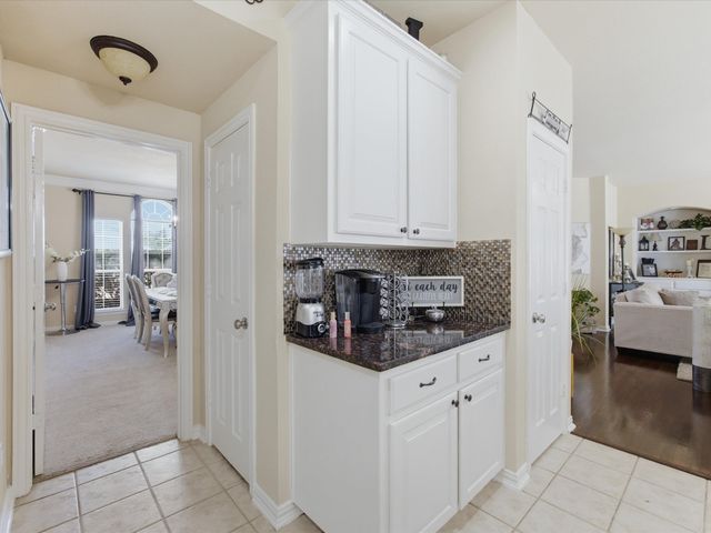 2308 Denham Drive, Arlington, TX 76001