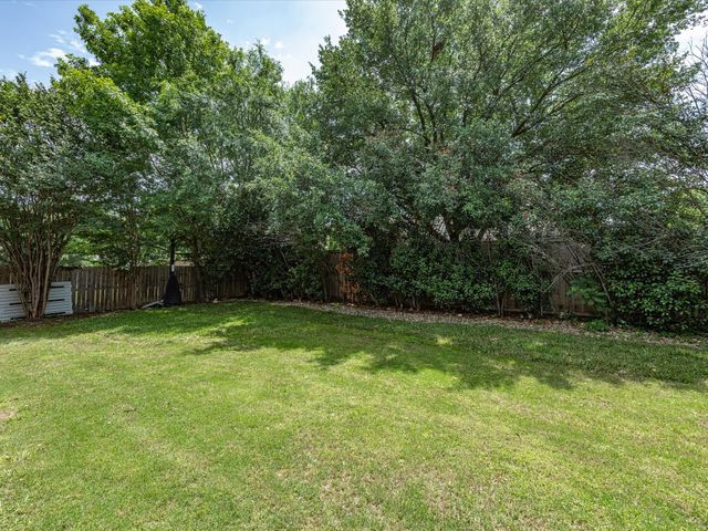 2308 Denham Drive, Arlington, TX 76001