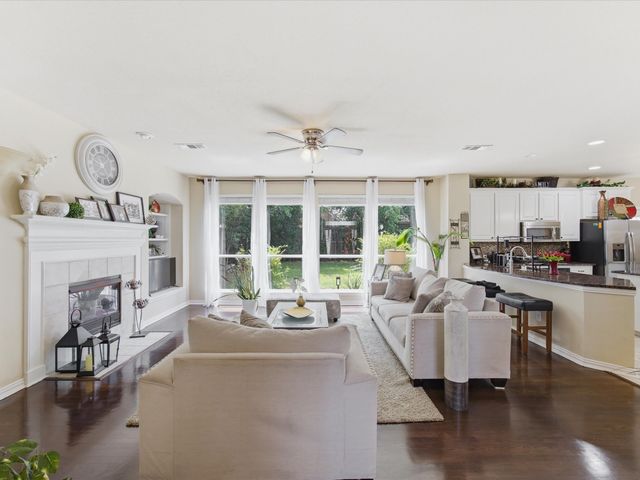 2308 Denham Drive, Arlington, TX 76001
