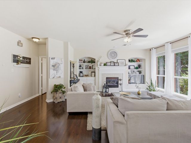 2308 Denham Drive, Arlington, TX 76001