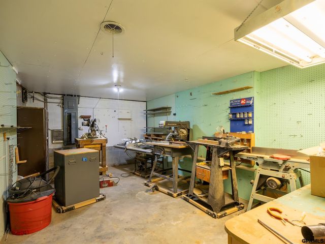 11340 Old Maple Road, Omaha, NE 68164