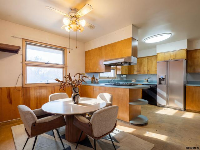 11340 Old Maple Road, Omaha, NE 68164