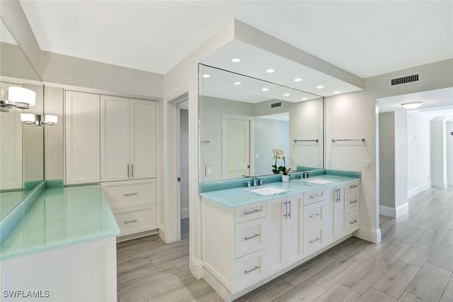 4401 Gulf Shore BLVD N C205, Naples, FL 34103