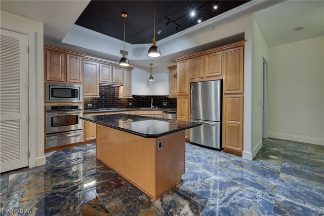 360 East Desert Inn Road 407, Las Vegas, NV 89109