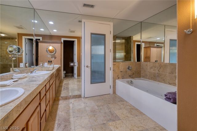 360 East Desert Inn Road 407, Las Vegas, NV 89109