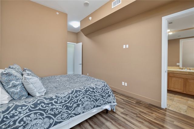 360 East Desert Inn Road 407, Las Vegas, NV 89109