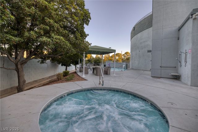 360 East Desert Inn Road 407, Las Vegas, NV 89109