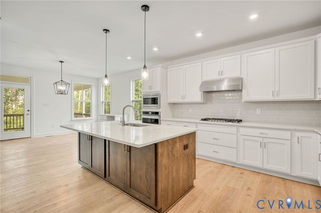7130 Maple Summit Ln, Moseley, VA 23120