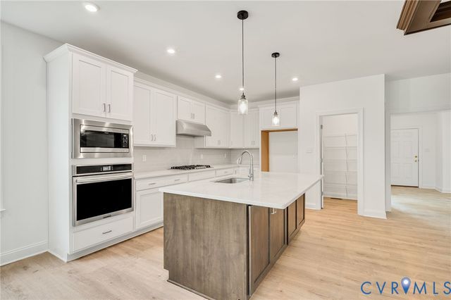 7130 Maple Summit Ln, Moseley, VA 23120