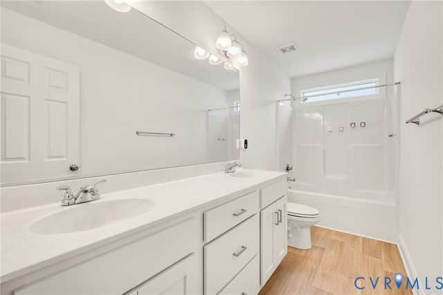 7130 Maple Summit Ln, Moseley, VA 23120