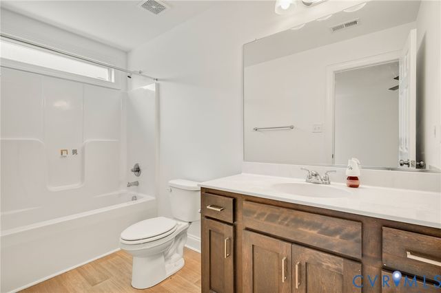 7130 Maple Summit Ln, Moseley, VA 23120