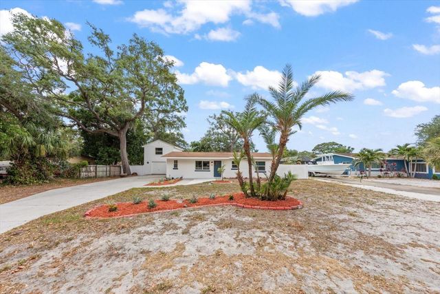 11012 52ND AVENUE N, St Petersburg, FL 33708